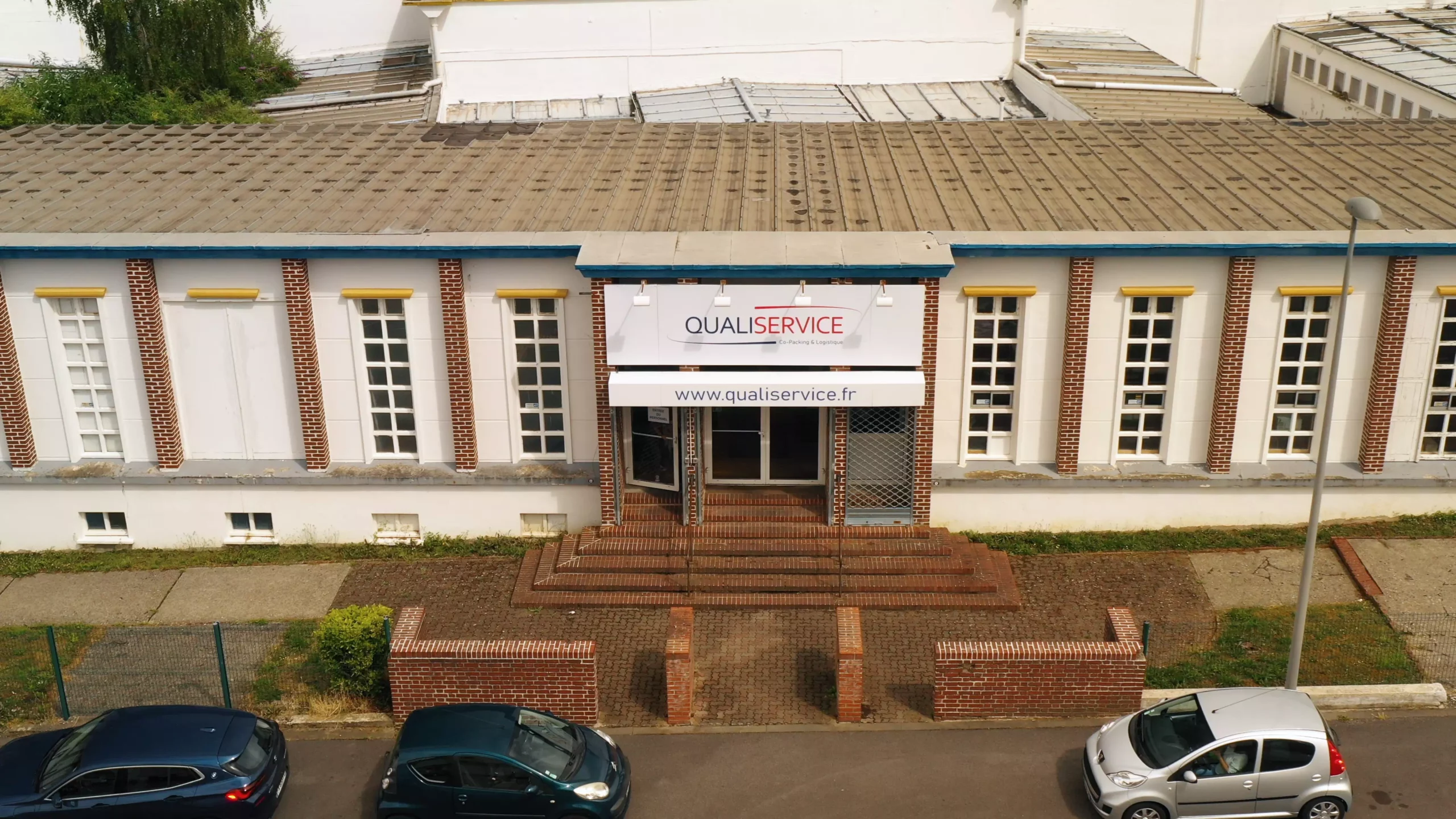 edificio qualiservice vista desde un dron